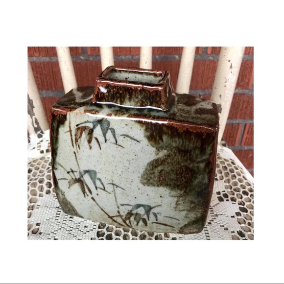 Vase - Picture 3 of 8